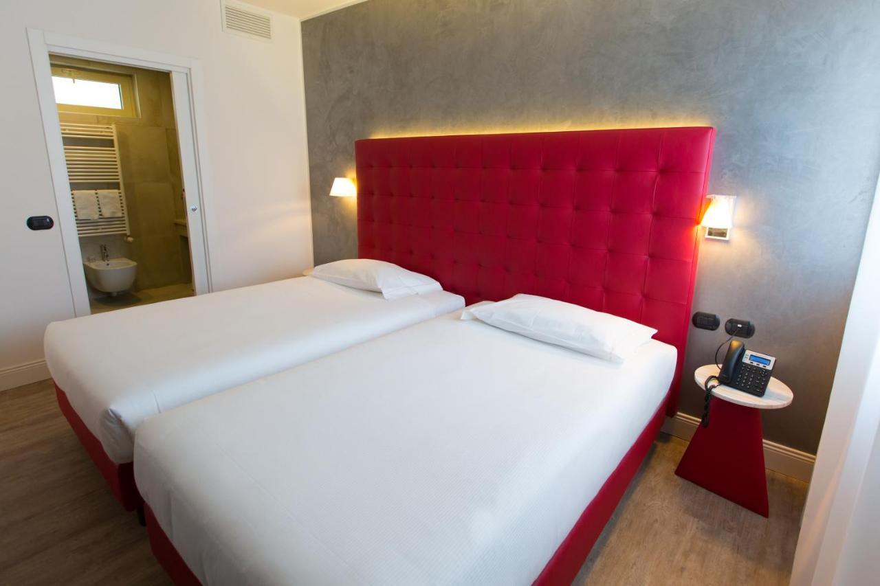 Hotel Al Campanile - Luxury Suites & Apartments Baveno Exterior photo
