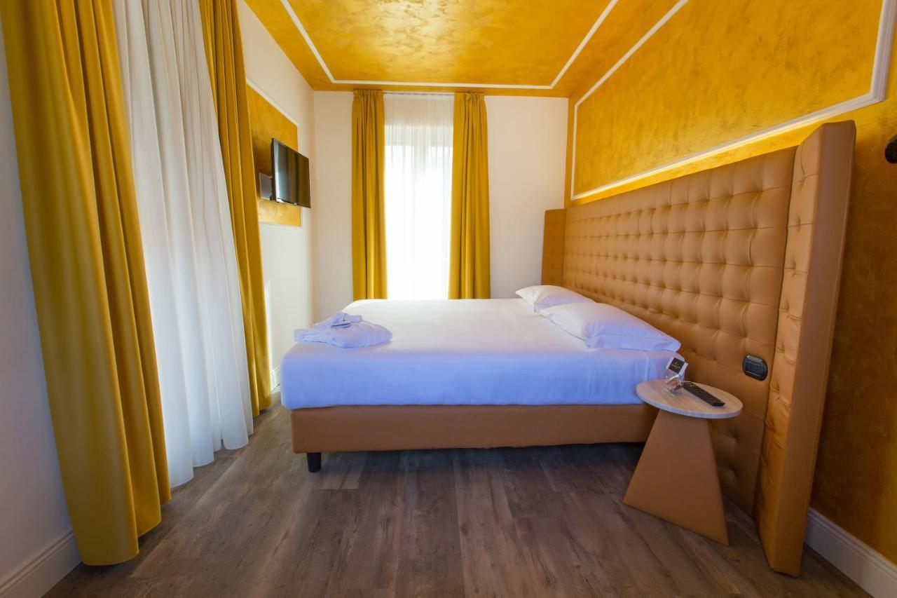 Hotel Al Campanile - Luxury Suites & Apartments Baveno Exterior photo