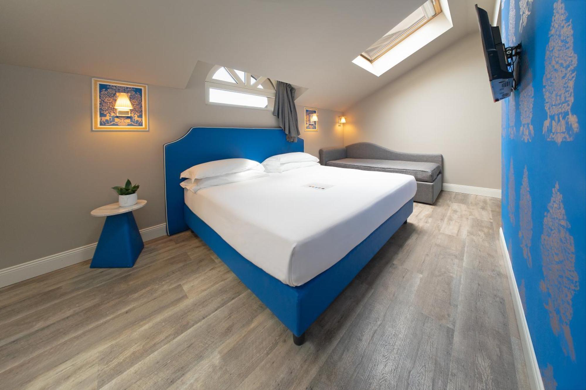 Hotel Al Campanile - Luxury Suites & Apartments Baveno Exterior photo