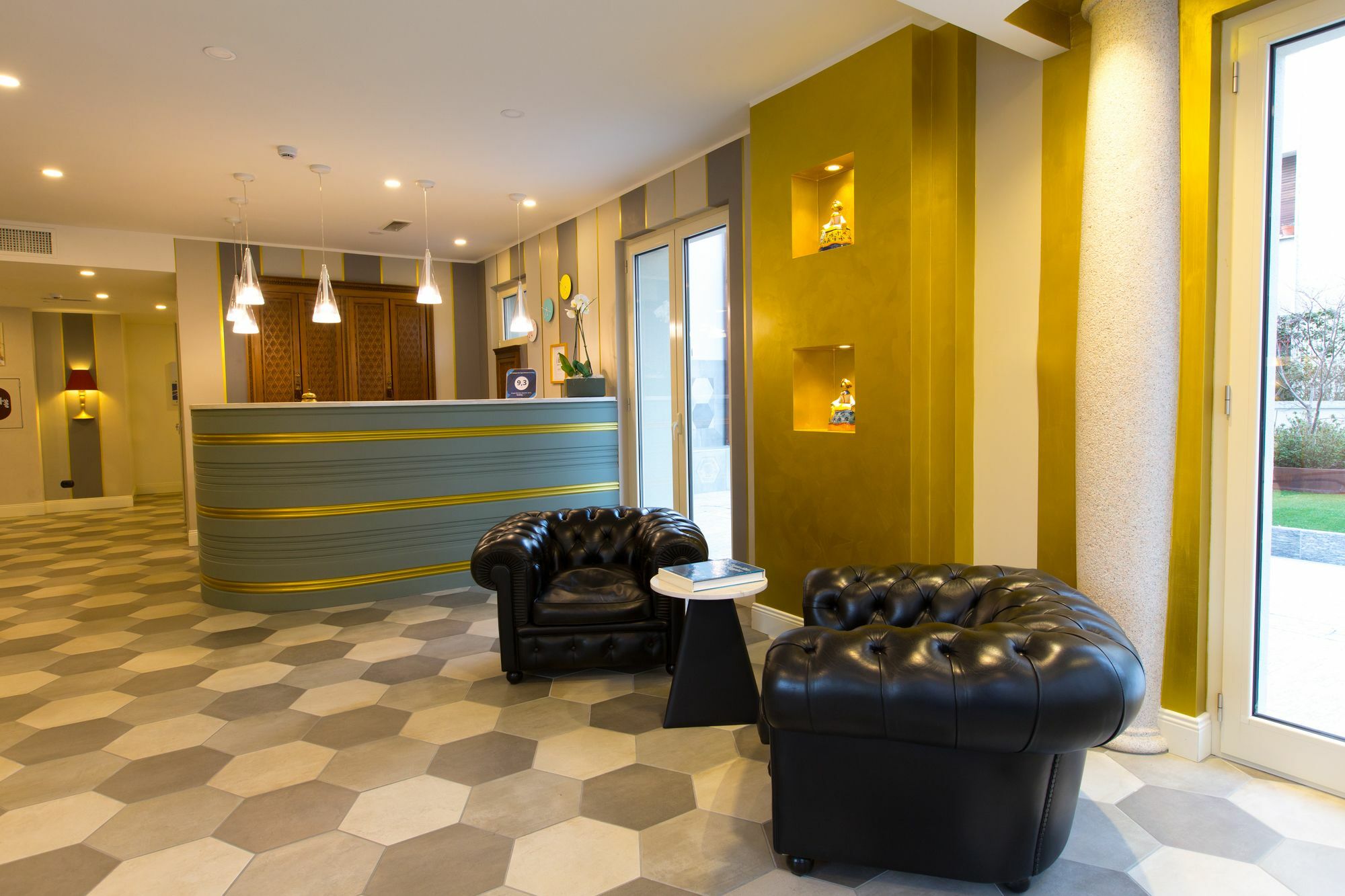 Hotel Al Campanile - Luxury Suites & Apartments Baveno Exterior photo